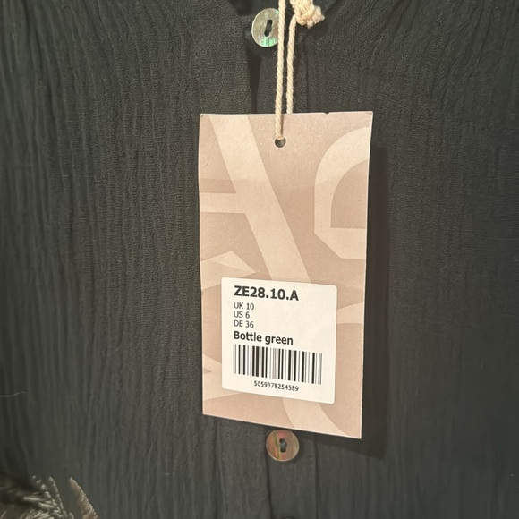 Wrap London Embroidered Bird Dress in Bottle Green NWT Size 6 - Picture 2 of 6